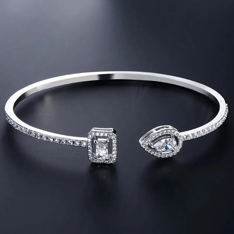 Pulseiras Luxuosas Femininas em Ouro, Geométricas, Braceletes Tipo Cuff com Zircônia Cúbica, Fashion, Para Festas e Uso Diário